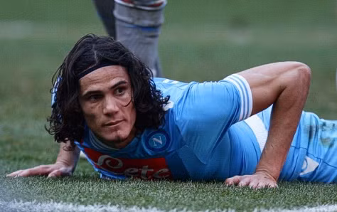 Cavani được coi là phương án dự phòng của Chelsea và Man City trong trường hợp hỏng vụ Falcao