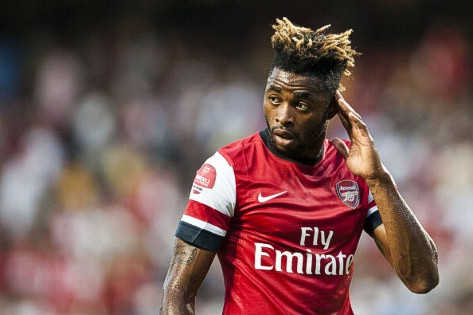 Alex Song ghi 11 kiến tạo trong mùa 2011/12 cho Arsenal Alex Song ghi 11 kiến tạo trong mùa 2011/12 cho Arsenal
