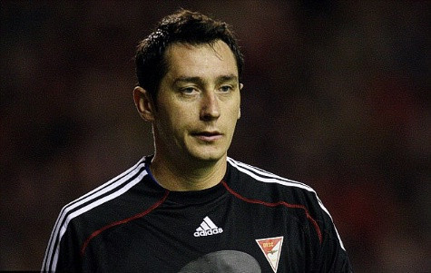 Vukasin Poleksic, thủ môn của Debrecen thời điểm trận đấu năm 2009 diễn ra. Vukasin Poleksic, thủ môn của Debrecen thời điểm trận đấu năm 2009 diễn ra.