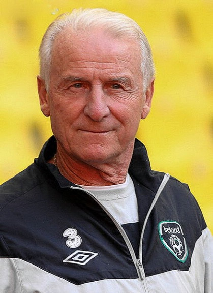 3. Sự hòa nhập: 48 danh hiệu cho Ferguson ở 3 CLB là St. Mirren, Aberdeen và Manchester United. Trong khi đó, Helenio Herrera đoạt 16 chức vô địch ở 4 CLB khác nhau. Udo Lattek có 16 chức vô địch cho 4 đội. Luiz Felipe Scolari đã đoạt 19 chức vô địch ở 9 đội bóng khác nhau, trong đó có ĐT Brazil. 14 danh hiệu của Bobby Robson đến ở 5 đội bóng khác nhau, trong đó có đội tuyển Anh. 17 danh hiệu của Ernst Happel đến từ 6 CLB khác nhau. Giovanni Trapattoni có lẽ thành công ở nhiều nơi nhất với 24 chức vô địch ở 6 đội bóng khác nhau. 3. Sự hòa nhập: 48 danh hiệu cho Ferguson ở 3 CLB là St. Mirren, Aberdeen và Manchester United. Trong khi đó, Helenio Herrera đoạt 16 chức vô địch ở 4 CLB khác nhau. Udo Lattek có 16 chức vô địch cho 4 đội. Luiz Felipe Scolari đã đoạt 19 chức vô địch ở 9 đội bóng khác nhau, trong đó có ĐT Brazil. 14 danh hiệu của Bobby Robson đến ở 5 đội bóng khác nhau, trong đó có đội tuyển Anh. 17 danh hiệu của Ernst Happel đến từ 6 CLB khác nhau. Giovanni Trapattoni có lẽ thành công ở nhiều nơi nhất với 24 chức vô địch ở 6 đội bóng khác nhau.