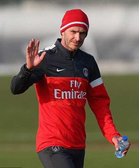 David Beckham đang tập luyện một cách miệt mài để chuẩn bị cho màn ra mắt ở Paris Saint-Germain sắp tới. Sau những buổi tập chăm chỉ và vất vả, Beckham trở về nơi anh đang cư trú.