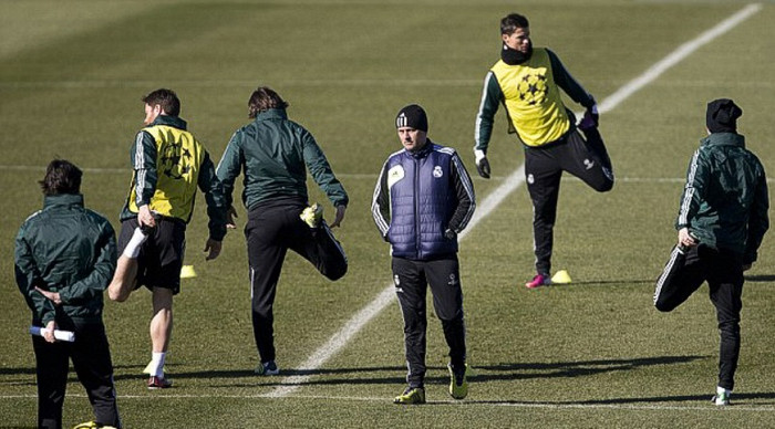 Jose Mourinho đang lo tính vấn đề chiến thuật hơn bao giờ hết. Jose Mourinho đang lo tính vấn đề chiến thuật hơn bao giờ hết.