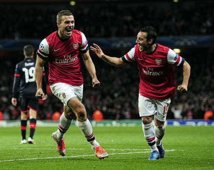 Podolski và Cazorla đã ghi gần 10 bàn thắng tính tới lúc này. Podolski và Cazorla đã ghi gần 10 bàn thắng tính tới lúc này.