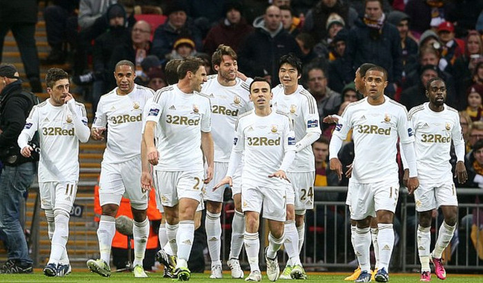 Bàn thắng giúp Swansea dẫn 2-0 ngay trước giờ nghỉ Bàn thắng giúp Swansea dẫn 2-0 ngay trước giờ nghỉ