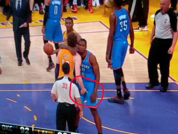 Pau Gasol muốn chắc chắn rằng ở NBA cũng có người mềm yếu như mình. Pau Gasol muốn chắc chắn rằng ở NBA cũng có người mềm yếu như mình.