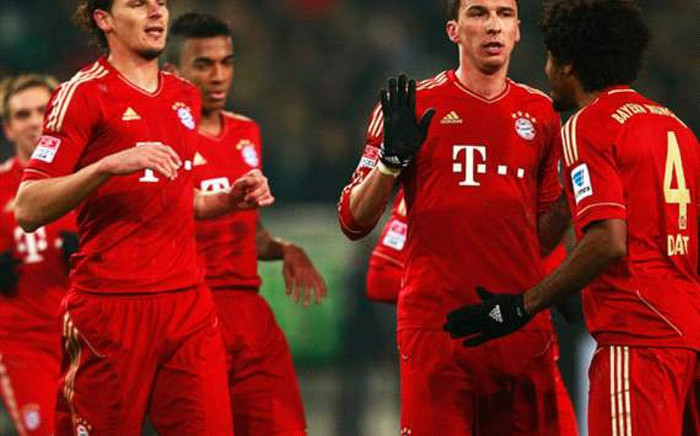 Tiêu chuẩn của một đội bóng ăn 3 là vẫn đang thi đấu ở giải đấu tranh cúp Quốc gia và Champions League cũng như đang đứng đầu bảng xếp hạng ở giải VĐQG của mình. Tiêu chuẩn của một đội bóng ăn 3 là vẫn đang thi đấu ở giải đấu tranh cúp Quốc gia và Champions League cũng như đang đứng đầu bảng xếp hạng ở giải VĐQG của mình.