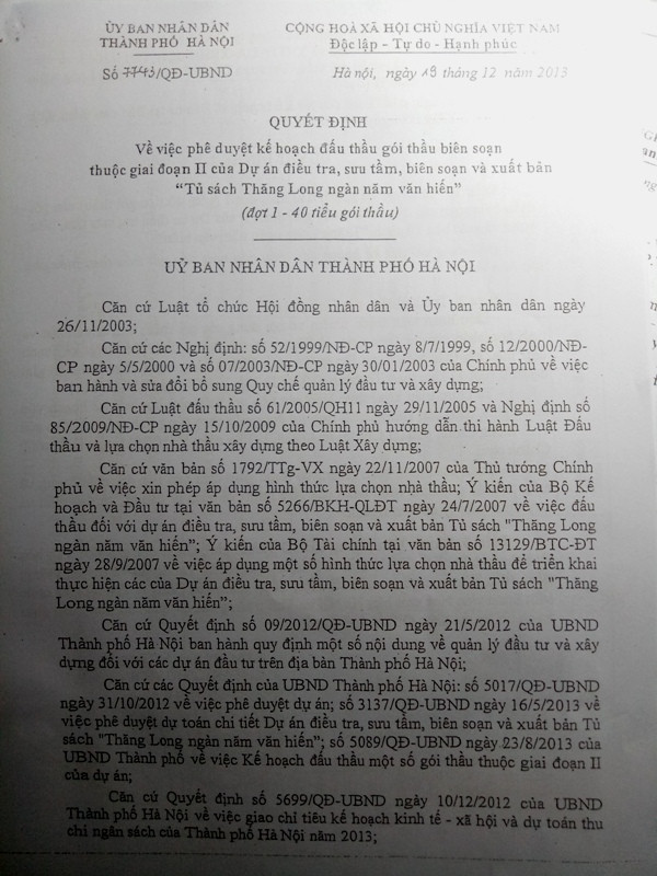 Trong khi giai đoạn I của Dự án Tủ sách có sai phạm thì Ủy ban nhân dân Thành phố Hà Nội đã ra Quyết định số 7743/QĐ-UBND về việc phê duyệt quy hoạch đấu thầu gói thầu biên soạn thuộc giai đoạn II của Dự án điều tra, sưu tầm, biên soạn, và xuất bản "Tủ sách Thăng Long ngàn năm văn hiến" (ảnh nguồn Giáo dục Việt Nam)