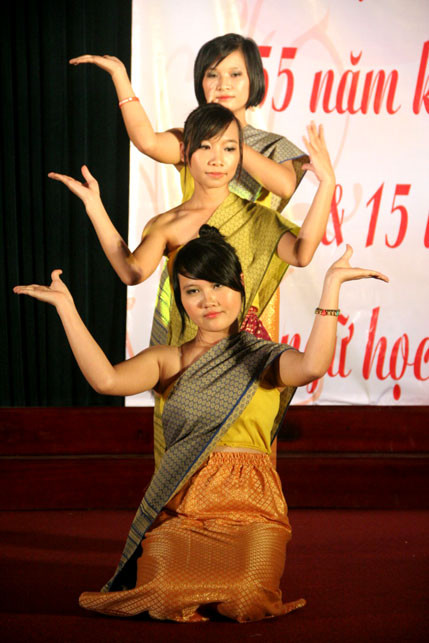 Nữ sinh Ngữ văn đẹp rạng ngời