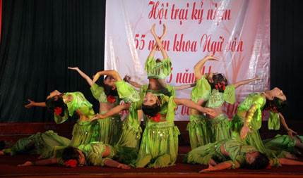 Nữ sinh Ngữ văn đẹp rạng ngời