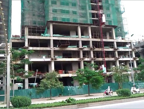 Tòa tháp 45 tầng hiện mới chỉ xây dựng đến tầng 5. Tòa tháp 45 tầng hiện mới chỉ xây dựng đến tầng 5.