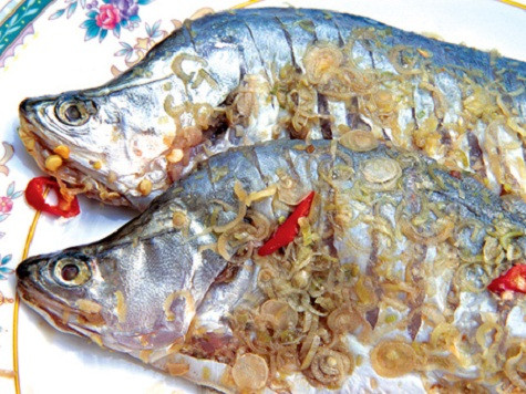 Cá thát lát 7 món Hậu Giang Hậu Giang là một vùng nguyên liệu cá thát lát dồi dào. Thát lát ở đây có thịt ngon hơn so với những địa phương lân cận. Chính vì thế có nhiều sản phẩm được chế biến từ loại đặc sản này và giữ được vị ngon, ngọt khác thường. Cá thát lát có thể làm các món: cá chiên sả ớt, lẩu cá thát lát với me chua, chả tơ hồng, chả ngũ sắc, chả dẹp, tộ Thiên Nga, lẩu chua. Cá thát lát 7 món Hậu Giang Hậu Giang là một vùng nguyên liệu cá thát lát dồi dào. Thát lát ở đây có thịt ngon hơn so với những địa phương lân cận. Chính vì thế có nhiều sản phẩm được chế biến từ loại đặc sản này và giữ được vị ngon, ngọt khác thường. Cá thát lát có thể làm các món: cá chiên sả ớt, lẩu cá thát lát với me chua, chả tơ hồng, chả ngũ sắc, chả dẹp, tộ Thiên Nga, lẩu chua.
