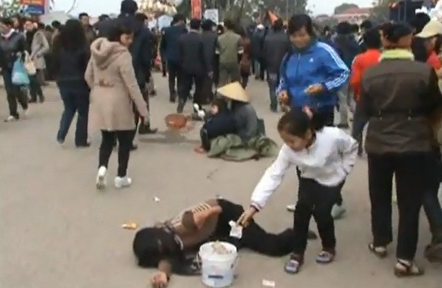 Cả cháu bé này cũng vậy...