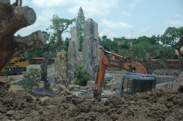 Công nhân vẫn hối hả thi công Công nhân vẫn hối hả thi công