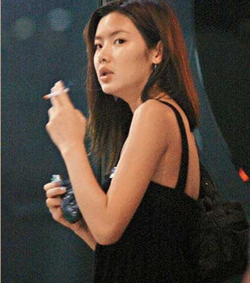 Nhạc Co Nhi, phu nhân của Thiên vương Lê Minh Nhạc Co Nhi, phu nhân của Thiên vương Lê Minh