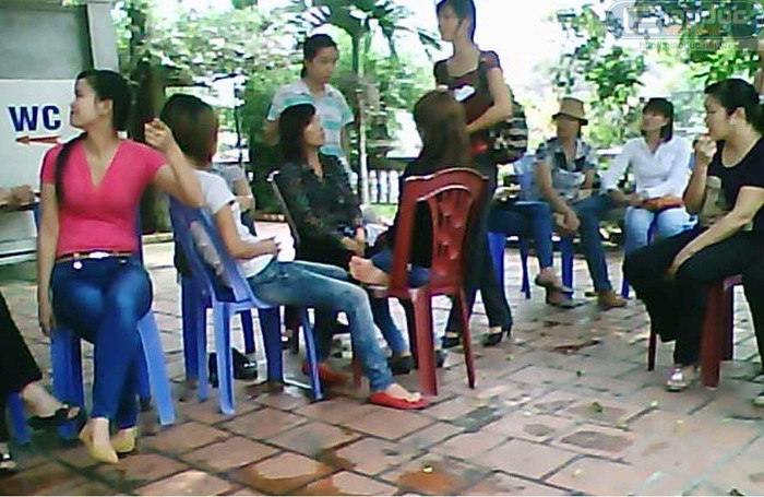 Các cô gái trong một buổi thi tuyển lấy chồng Hàn Quốc.