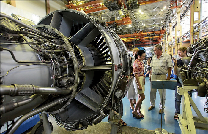 Hầu hết các động cơ được thiết kế với công nghệ cao để làm giảm tiếng ồn và lượng khí thải. Hầu hết các động cơ được thiết kế với công nghệ cao để làm giảm tiếng ồn và lượng khí thải.