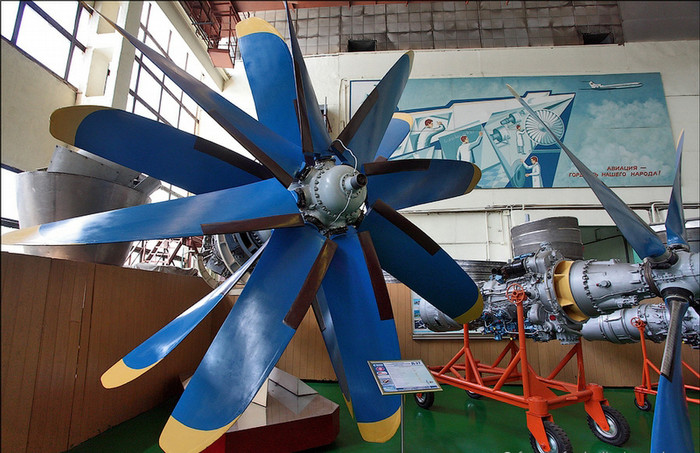 Động cơ D-27 cho máy bay An-70 và máy bay A-42PE. Động cơ D-27 cho máy bay An-70 và máy bay A-42PE.