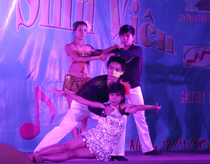 Khá nóng bỏng là tiết mục giao lưu khiêu vũ thể thao Khá nóng bỏng là tiết mục giao lưu khiêu vũ thể thao