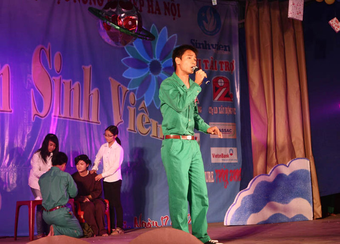 Tiết mục “Xuân này con không về” Tiết mục “Xuân này con không về”