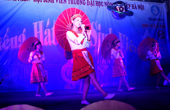 tiếng khèn người H’mông với “Cô giáo bản em” tiếng khèn người H’mông với “Cô giáo bản em”