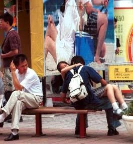 Những 'hình ảnh xấu xí' của giới trẻ