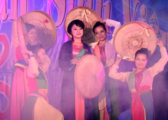 Dân ca quan họ “Lúng liếng ới là lúng liếng ơi” Dân ca quan họ “Lúng liếng ới là lúng liếng ơi”