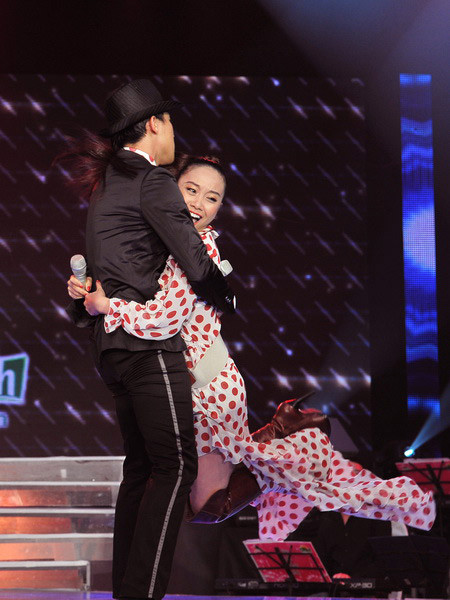 Có thể thấy rằng, Đoan Trang và Trấn Thành càng đi sâu vào vòng trong thì họ càng mạnh, điều họ phải luôn ý thức bây giờ chính là giữ được phong độ ổn định như thế này! Có thể thấy rằng, Đoan Trang và Trấn Thành càng đi sâu vào vòng trong thì họ càng mạnh, điều họ phải luôn ý thức bây giờ chính là giữ được phong độ ổn định như thế này!