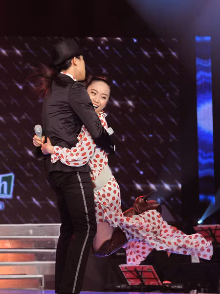 Có thể thấy rằng, Đoan Trang và Trấn Thành càng đi sâu vào vòng trong thì họ càng mạnh, điều họ phải luôn ý thức bây giờ chính là giữ được phong độ ổn định như thế này!