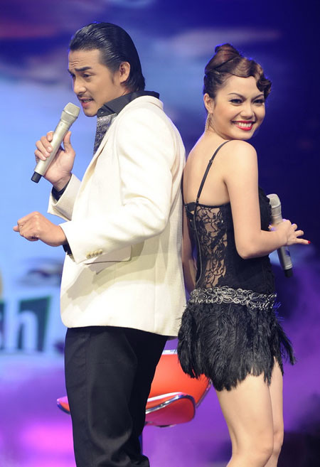 Trong đêm thi này, Ngọc Anh tiếp tục khiến khán giả "bỏng mắt" khi diện trang phục vô cùng gợi cảm trên sân khấu. Tuy nhiên, sự kết hợp chưa nhuần nhuyễn chỉ đem lại cho họ 36 điểm Trong đêm thi này, Ngọc Anh tiếp tục khiến khán giả "bỏng mắt" khi diện trang phục vô cùng gợi cảm trên sân khấu. Tuy nhiên, sự kết hợp chưa nhuần nhuyễn chỉ đem lại cho họ 36 điểm