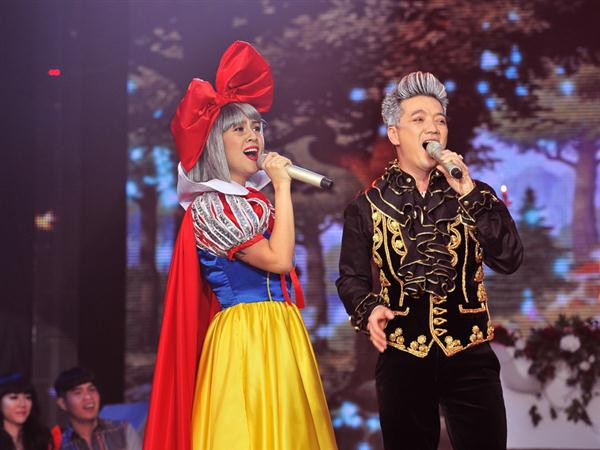 Xét về mặt diễn xuất và tạo hình, rất khó để chê Kim Thư, vì cô diễn rất tự nhiên và có màu sắc riêng. Tuy nhiên, nhiều người nhận xét, chất giọng của Kim Thư không phù hợp với ca khúc này. Điều đó khiến từ đầu đến cuối bài hát, chủ yếu chỉ nghe giọng hát của Đàm Vĩnh Hưng, còn Kim Thư gần như trở thành người hát bè.