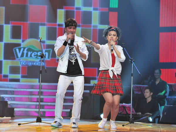 Bà mẹ hai con "lột xác" hoàn toàn bên cạnh bạn diễn Đàm Vĩnh Hưng trong đêm thi thứ 3 Cặp đôi hoàn hảo.