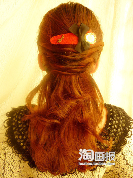 Sau khi hoàn thành cả 6 phần tóc ở hai bên, bạn chỉ cần dùng một chiếc nơ để đính lên phía trên là đã hoàn thành. Bạn đã có thêm ba kiểu cho bộ sưu tập tóc xinh của mình rồi. Chúc bạn thành công! Sau khi hoàn thành cả 6 phần tóc ở hai bên, bạn chỉ cần dùng một chiếc nơ để đính lên phía trên là đã hoàn thành. Bạn đã có thêm ba kiểu cho bộ sưu tập tóc xinh của mình rồi. Chúc bạn thành công!