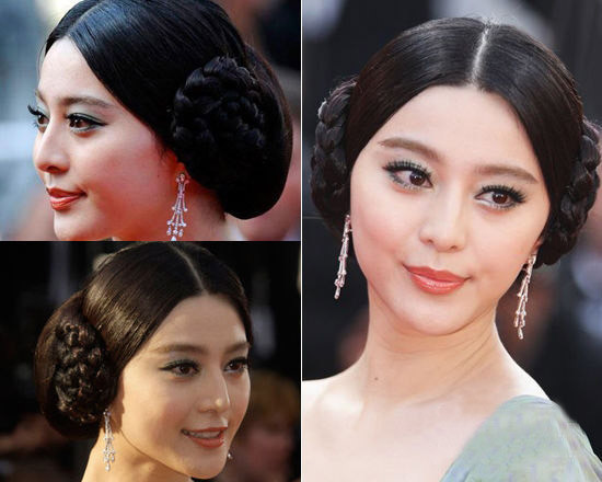 Dường như Phạm Băng Băng rất ít xuất hiện trên thảm đỏ quốc tế với mái tóc suôn dài, phong cách của cô luôn gọn gàng, trang trọng, quý phái. Kiểu tóc này khiến khuôn mặt cô trở nên bầu bĩnh hơn, đồng thời cũng làm nổi bật được đôi mắt quyến rũ to tròn lung linh và nụ cười hiền dịu của người đẹp phương Đông.