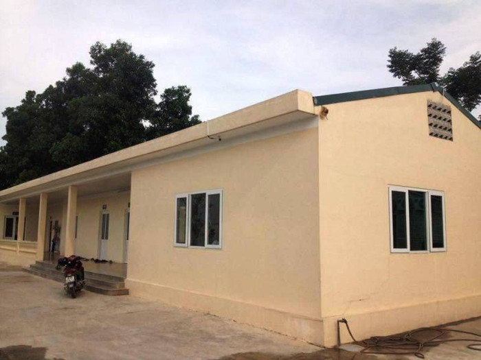 Văn phòng giao dịch xây dựng trái phép trên đất nông nghiệp của Công ty TNHH Thiên Sơn (Ảnh Nhân Minh) Văn phòng giao dịch xây dựng trái phép trên đất nông nghiệp của Công ty TNHH Thiên Sơn (Ảnh Nhân Minh)