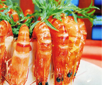 5. Tôm Người dân miền Trung và niền Nam lại ít ăn tôm ngày Tết vì sợ đi …giật lùi như tôm, công việc sang năm sẽ lùi chứ không thể tiến tới. 5. Tôm Người dân miền Trung và niền Nam lại ít ăn tôm ngày Tết vì sợ đi …giật lùi như tôm, công việc sang năm sẽ lùi chứ không thể tiến tới.