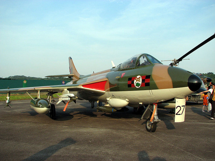 Máy bay Hawker Hunter FGA.74S của Không quân Singapore. Máy bay Hawker Hunter FGA.74S của Không quân Singapore.