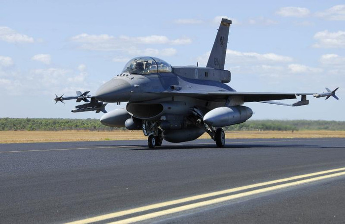 Tiêm kích F-16C/D của Không quân Singapore. Tiêm kích F-16C/D của Không quân Singapore.