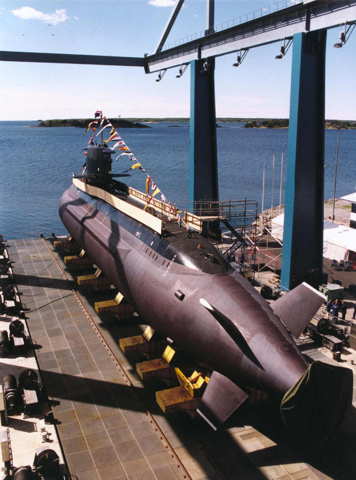 Tàu lớp Archer có lượng giãn nước 1.500 tấn, có thể hoạt động ở tốc độ 15 hải lý/giờ. Nó được trang bị 6 thiết bị phóng ngư lôi cỡ 533 mm và 3 thiết bị phóng ngư lôi khác cỡ 400 mm. Tàu lớp Archer có lượng giãn nước 1.500 tấn, có thể hoạt động ở tốc độ 15 hải lý/giờ. Nó được trang bị 6 thiết bị phóng ngư lôi cỡ 533 mm và 3 thiết bị phóng ngư lôi khác cỡ 400 mm.