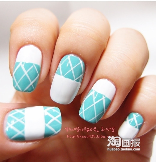 Kẻ thành những đường chéo song song.