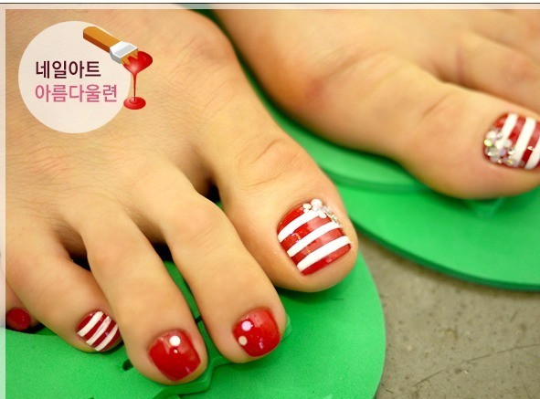 Màu đỏ cho những cô gái năng động và thoải mái tự do sáng tạo, chỉ cần nền đỏ và vạch trắng cũng đã mang lại hiệu ứng rất cao. Xem thêm: Những màu sơn móng "lên ngôi" hè này. Màu đỏ cho những cô gái năng động và thoải mái tự do sáng tạo, chỉ cần nền đỏ và vạch trắng cũng đã mang lại hiệu ứng rất cao. Xem thêm: Những màu sơn móng "lên ngôi" hè này.