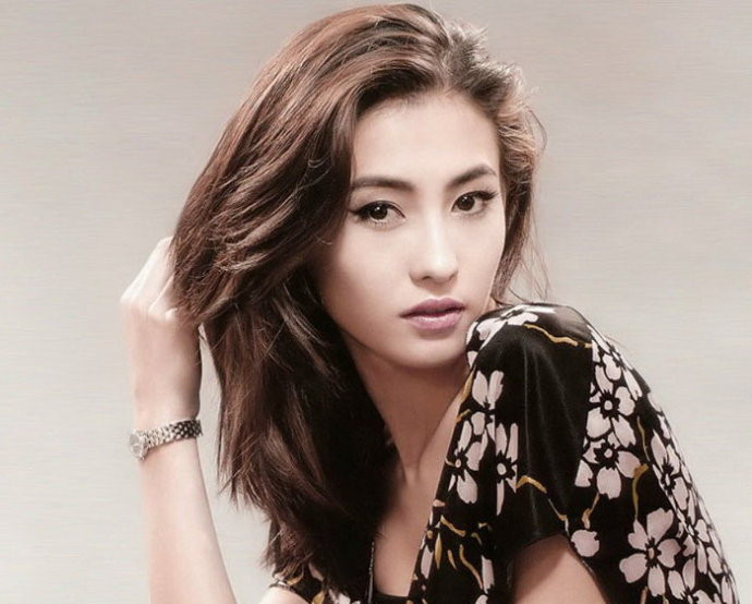 Trương Bá Chi với chiếc mũi thon nhỏ và thẳng tắp đã trở thành tiêu chuẩn chung cho vẻ đẹp của người phụ nữ. Đầu mũi hơi hếch nhẹ, sọc mũi cao vừa thanh nhã lại không đánh mất lập thể của khuôn mặt. Xem thêm: Nghệ thuật chăm sóc da trắng hồng, mịn màng. Trương Bá Chi với chiếc mũi thon nhỏ và thẳng tắp đã trở thành tiêu chuẩn chung cho vẻ đẹp của người phụ nữ. Đầu mũi hơi hếch nhẹ, sọc mũi cao vừa thanh nhã lại không đánh mất lập thể của khuôn mặt. Xem thêm: Nghệ thuật chăm sóc da trắng hồng, mịn màng.