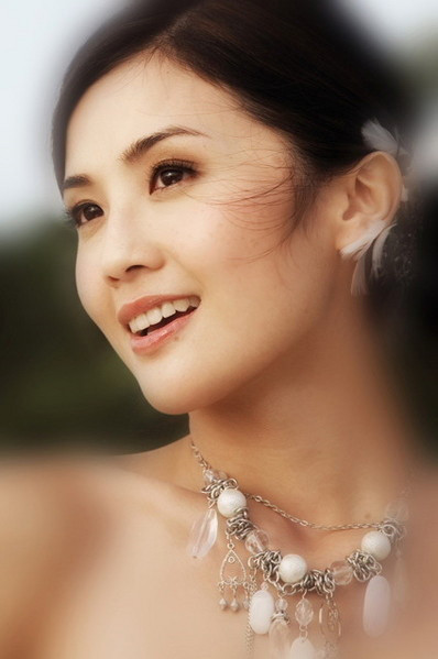 Mắt đẹp đương nhiên phải lơn, ánh mắt có hồn. Đôi mắt của Thái Trác Nghiêm được rất nhiều người bình chọn là đôi mắt hút hồn nhất, cùng khuôn mặt đầy đặn rất dễ cuốn hút người khác. Xem thêm: Nghệ thuật chăm sóc da trắng hồng, mịn màng. Mắt đẹp đương nhiên phải lơn, ánh mắt có hồn. Đôi mắt của Thái Trác Nghiêm được rất nhiều người bình chọn là đôi mắt hút hồn nhất, cùng khuôn mặt đầy đặn rất dễ cuốn hút người khác. Xem thêm: Nghệ thuật chăm sóc da trắng hồng, mịn màng.