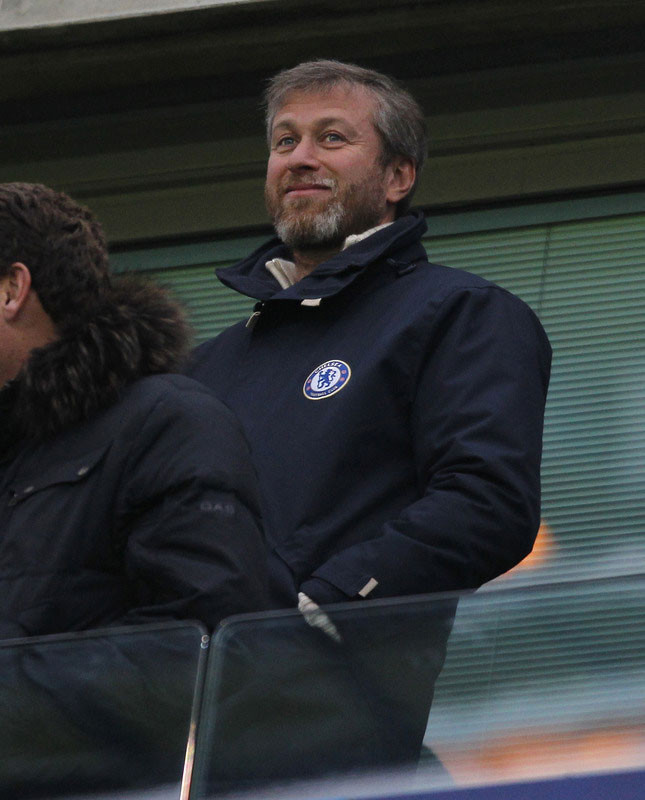 Tóc của Roman Abramovich đã bạc đi quá nhiều so với hồi ông mới đến Anh. Và hình ảnh già cỗi ấy cũng có phần đúng với bộ mặt hiện tại của Chelsea