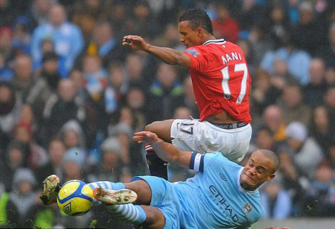 Theo Vieira, Kompany thậm chí còn chưa vào chân của Nani trong pha xoạc bóng