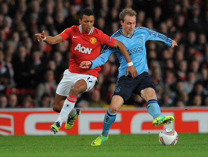 Ajax chơi tấn công một cách tự nhiên, nhưng sự chủ quan của Man Utd đã giúp họ có được thế ép sân Ajax chơi tấn công một cách tự nhiên, nhưng sự chủ quan của Man Utd đã giúp họ có được thế ép sân