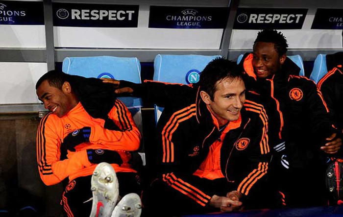 Có lẽ vì lý do đó mà AVB quyết định không tung vào Lampard, Essien và Ashley Cole để tạo yếu tố… bất ngờ. Có lẽ vì lý do đó mà AVB quyết định không tung vào Lampard, Essien và Ashley Cole để tạo yếu tố… bất ngờ.