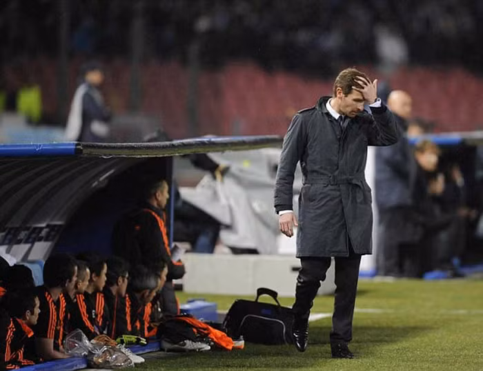 Sau trận thua 1-3 của Chelsea, có một thứ đã bắt đầu không thể đứng vững nổi, đó là chiếc ghế của Andre Villa-Boas Sau trận thua 1-3 của Chelsea, có một thứ đã bắt đầu không thể đứng vững nổi, đó là chiếc ghế của Andre Villa-Boas
