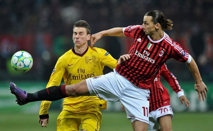 Arsenal mặt khác có nhiều chuyện để suy nghĩ về sau thất bại cay đắng trước AC Milan vào đêm thứ Tư. Họ sẽ phải ra sân mà không có hậu vệ Laurent Koscielny, người đã bị chấn thương đầu gối trong trận thua đó. Arsenal mặt khác có nhiều chuyện để suy nghĩ về sau thất bại cay đắng trước AC Milan vào đêm thứ Tư. Họ sẽ phải ra sân mà không có hậu vệ Laurent Koscielny, người đã bị chấn thương đầu gối trong trận thua đó.