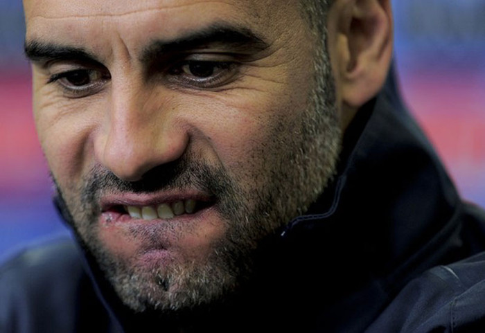 Táo tợn hơn, “Người đặc biệt” còn nói sẽ mời một số trụ cột của Barcelona tới lễ diễu hành với tư cách “khách mời danh dự”. “Leo Messi có thể tới. Tôi đã làm một chiếc áo cỡ trẻ con in tên Ronaldo để cậu ta mặc. Pique cũng có thể đến và cứ thoải mái chảy máu trên vai Shakira. Và tất nhiên, Pep (Guardiola) cũng đến được, tôi sẽ làm sẵn một bộ tóc giả làm từ tóc của chính tôi để ông ấy trông thật đặc biệt”. Táo tợn hơn, “Người đặc biệt” còn nói sẽ mời một số trụ cột của Barcelona tới lễ diễu hành với tư cách “khách mời danh dự”. “Leo Messi có thể tới. Tôi đã làm một chiếc áo cỡ trẻ con in tên Ronaldo để cậu ta mặc. Pique cũng có thể đến và cứ thoải mái chảy máu trên vai Shakira. Và tất nhiên, Pep (Guardiola) cũng đến được, tôi sẽ làm sẵn một bộ tóc giả làm từ tóc của chính tôi để ông ấy trông thật đặc biệt”.