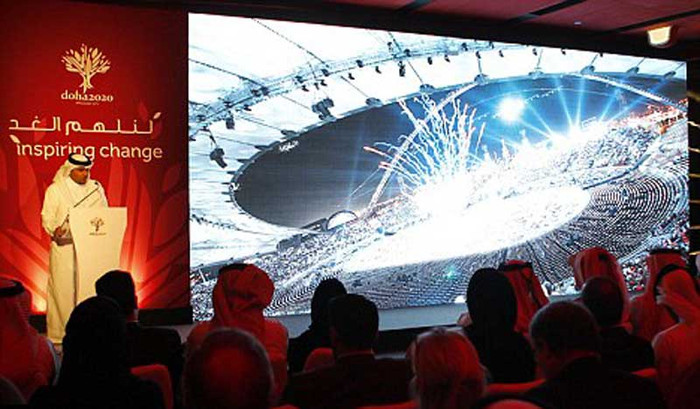 7. Sau khi đạt được mục đích giành quyền đăng cai World Cup 2022, Qatar lại tiến thêm một bước nữa trong việc quảng bá khả năng tổ chức sự kiện thể thao của mình khi công bố quyết định tham gia chiến dịch giành quyền tổ chức Olympic mùa hè vào năm 2020. Vì là nước ở vùng có khí hậu hoang mạc nên “gói thầu” dành cho Thế vận hội của Qatar ghi rõ nó sẽ được tổ chức trong tháng 10, và Paralympic nối tiếp vào đầu tháng 11. 7. Sau khi đạt được mục đích giành quyền đăng cai World Cup 2022, Qatar lại tiến thêm một bước nữa trong việc quảng bá khả năng tổ chức sự kiện thể thao của mình khi công bố quyết định tham gia chiến dịch giành quyền tổ chức Olympic mùa hè vào năm 2020. Vì là nước ở vùng có khí hậu hoang mạc nên “gói thầu” dành cho Thế vận hội của Qatar ghi rõ nó sẽ được tổ chức trong tháng 10, và Paralympic nối tiếp vào đầu tháng 11.